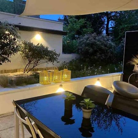 Le Rosa Bonheur Apartment Нант Екстериор снимка