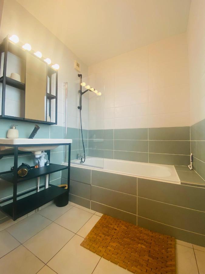 Le Rosa Bonheur Apartment Нант Екстериор снимка