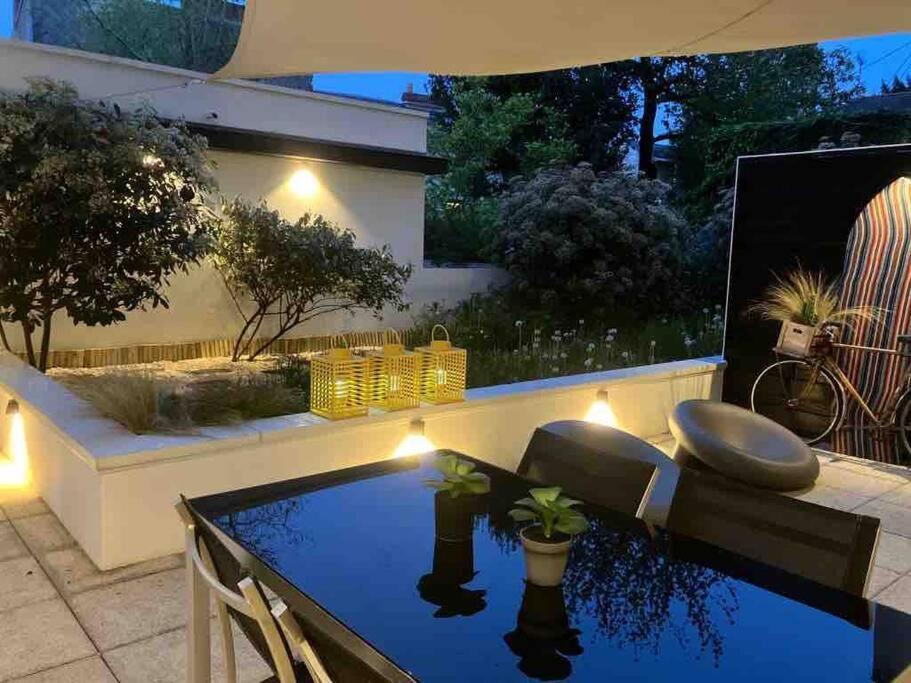 Le Rosa Bonheur Apartment Нант Екстериор снимка